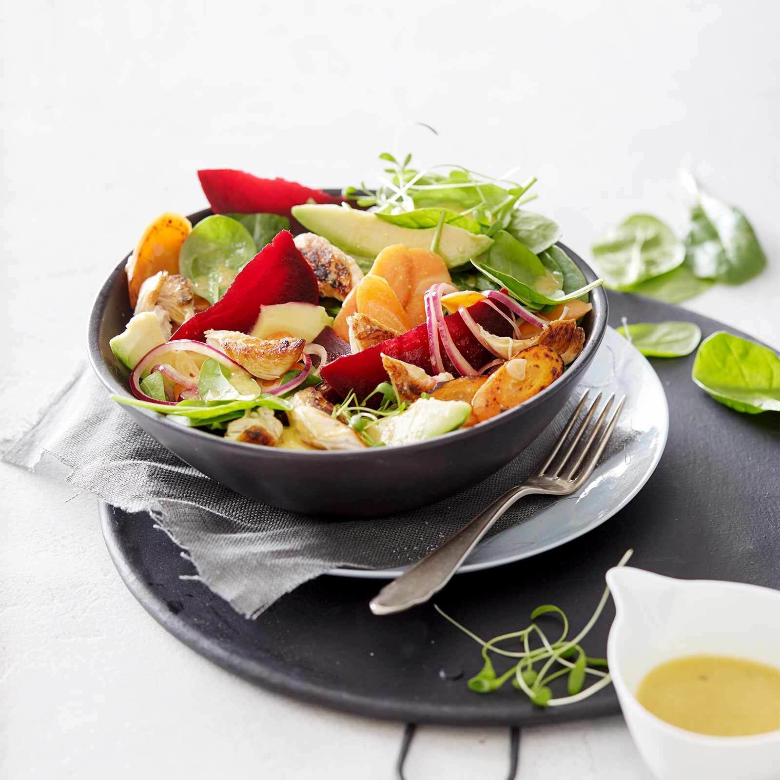 Gemüsesalat mit Poulet