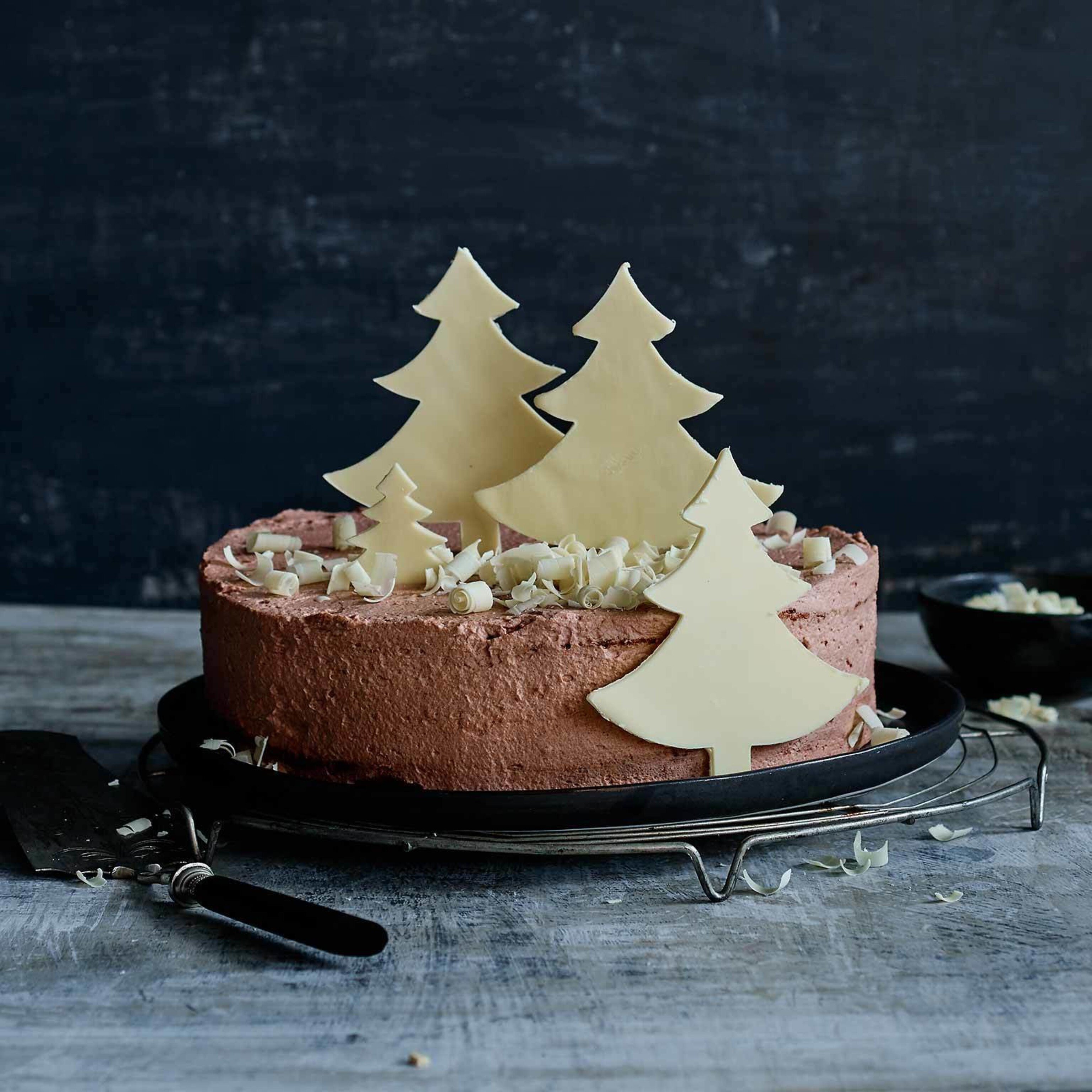 Tourte forêt-noire enneigée