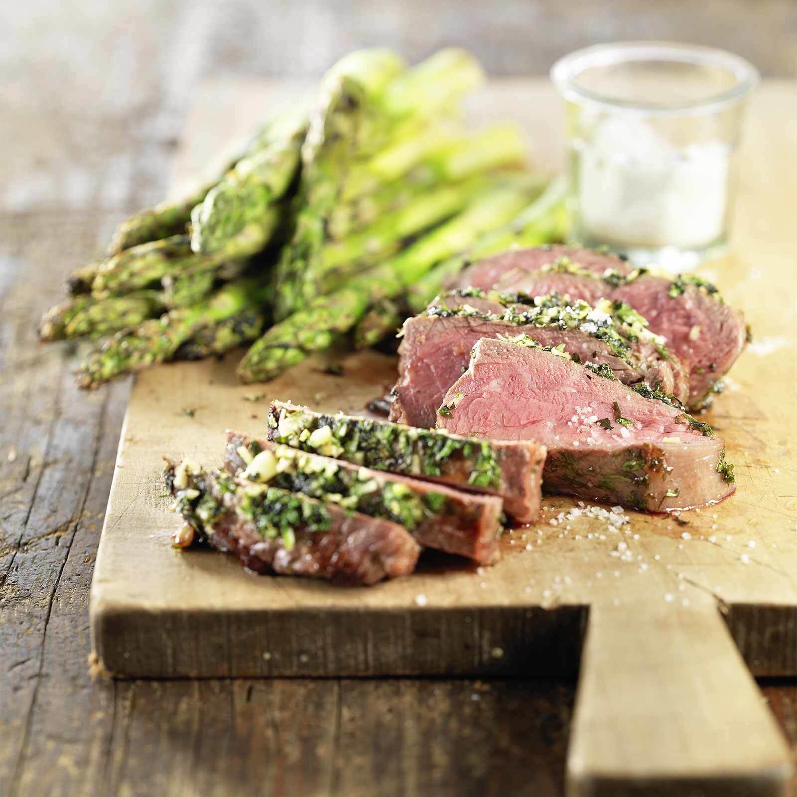 Tagliata vom Grill mit Spargeln
