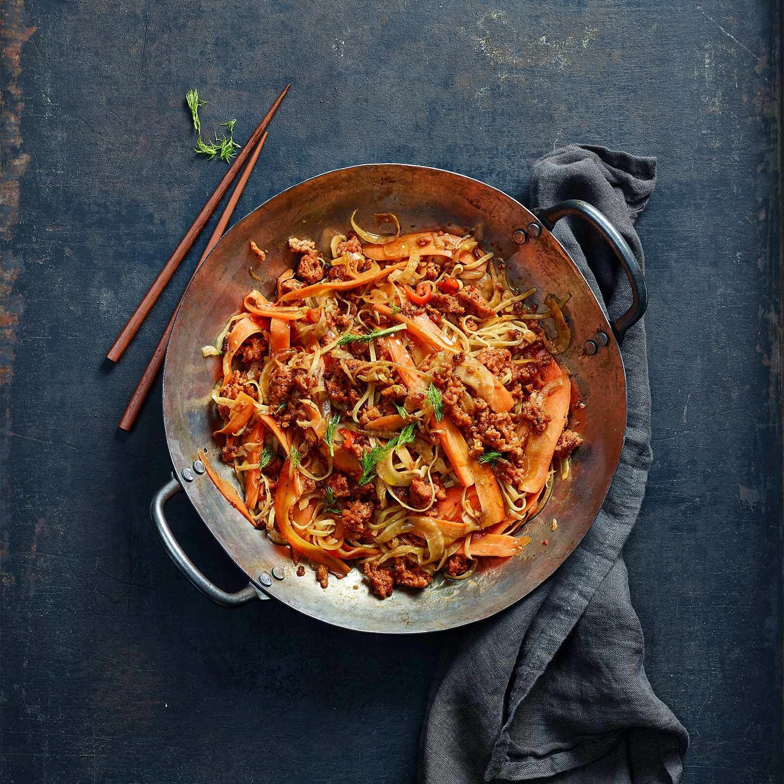 Asia-Nudeln mit plant based Hackfleisch