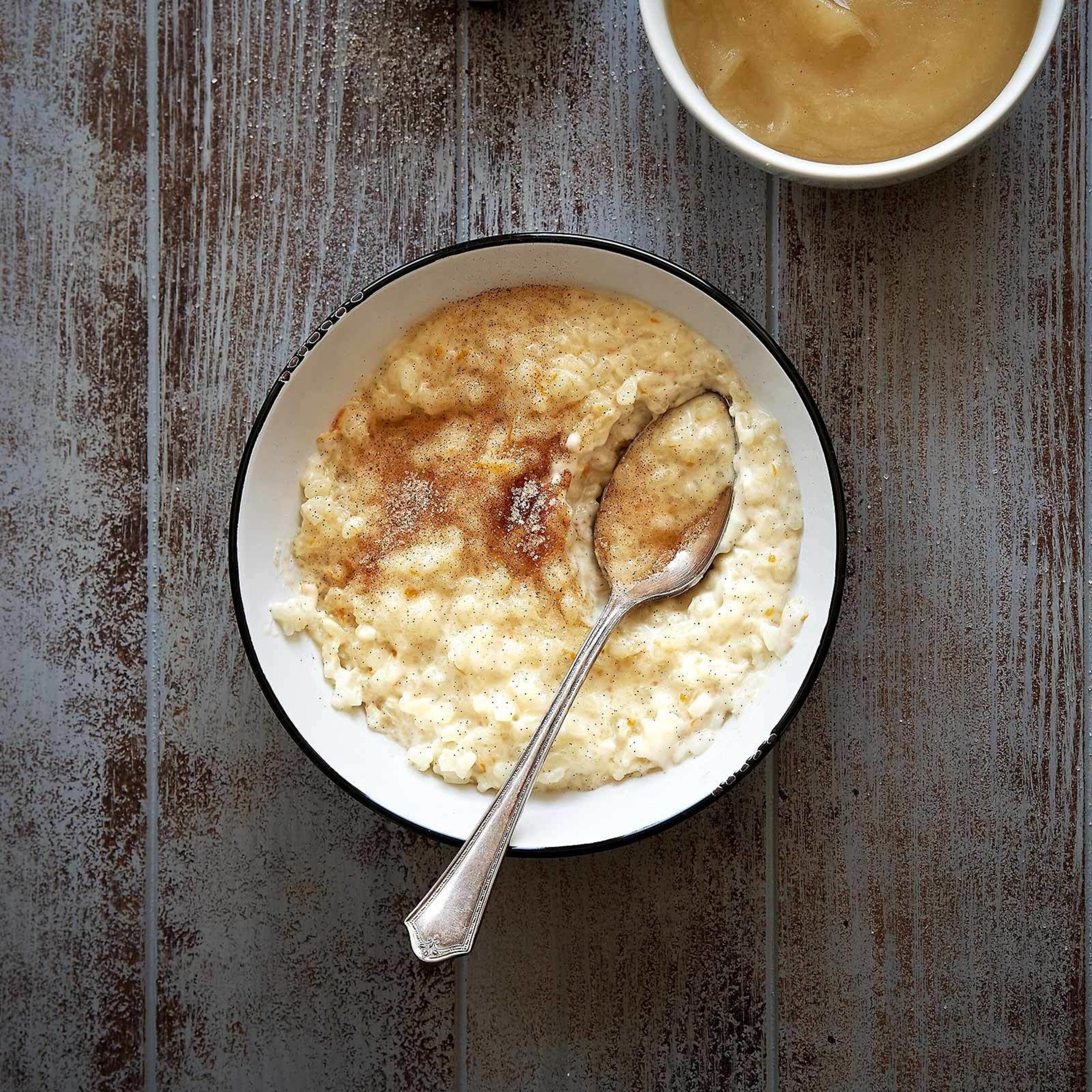 Riz au lait et sucre à la cannelle