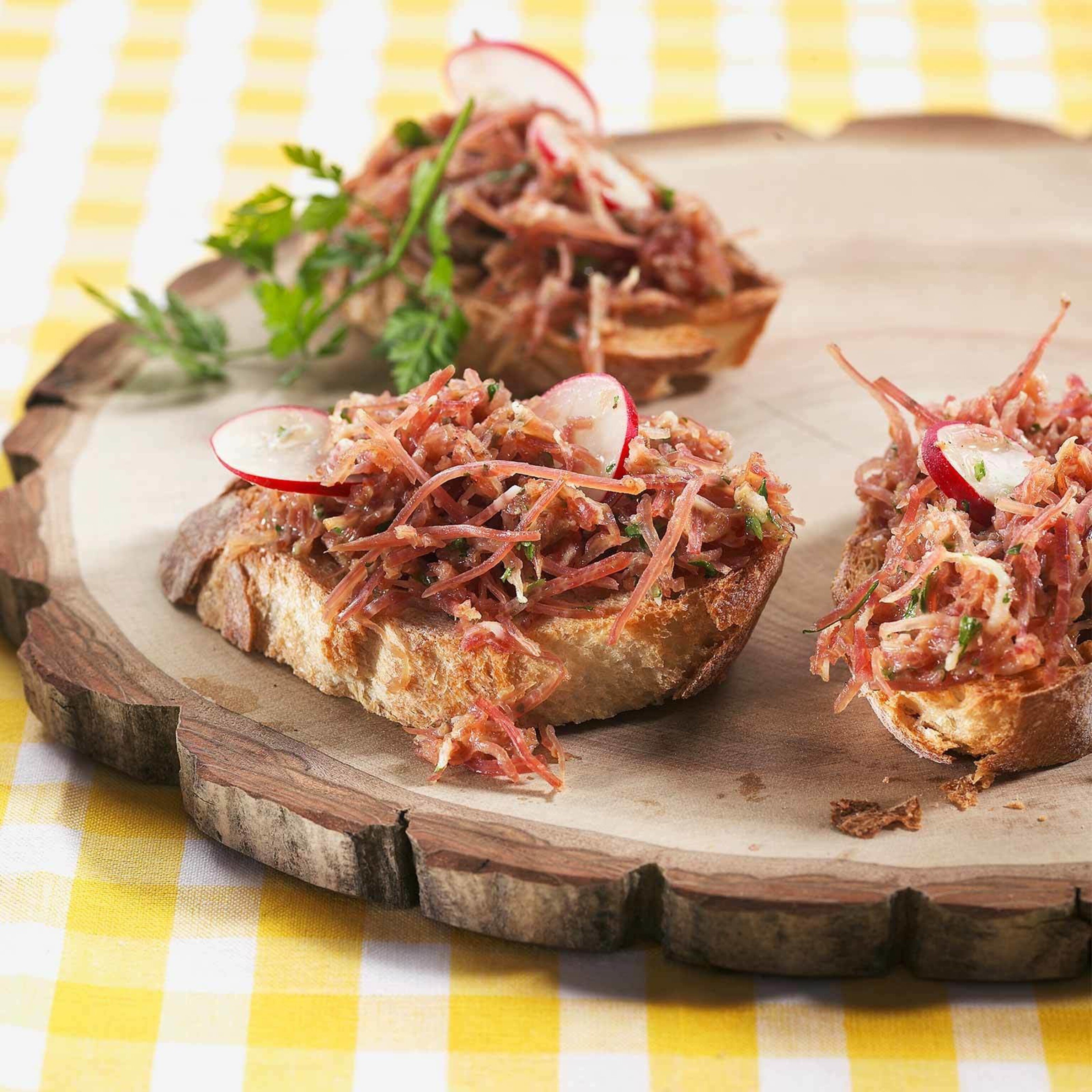 Schinkenheu-Crostini