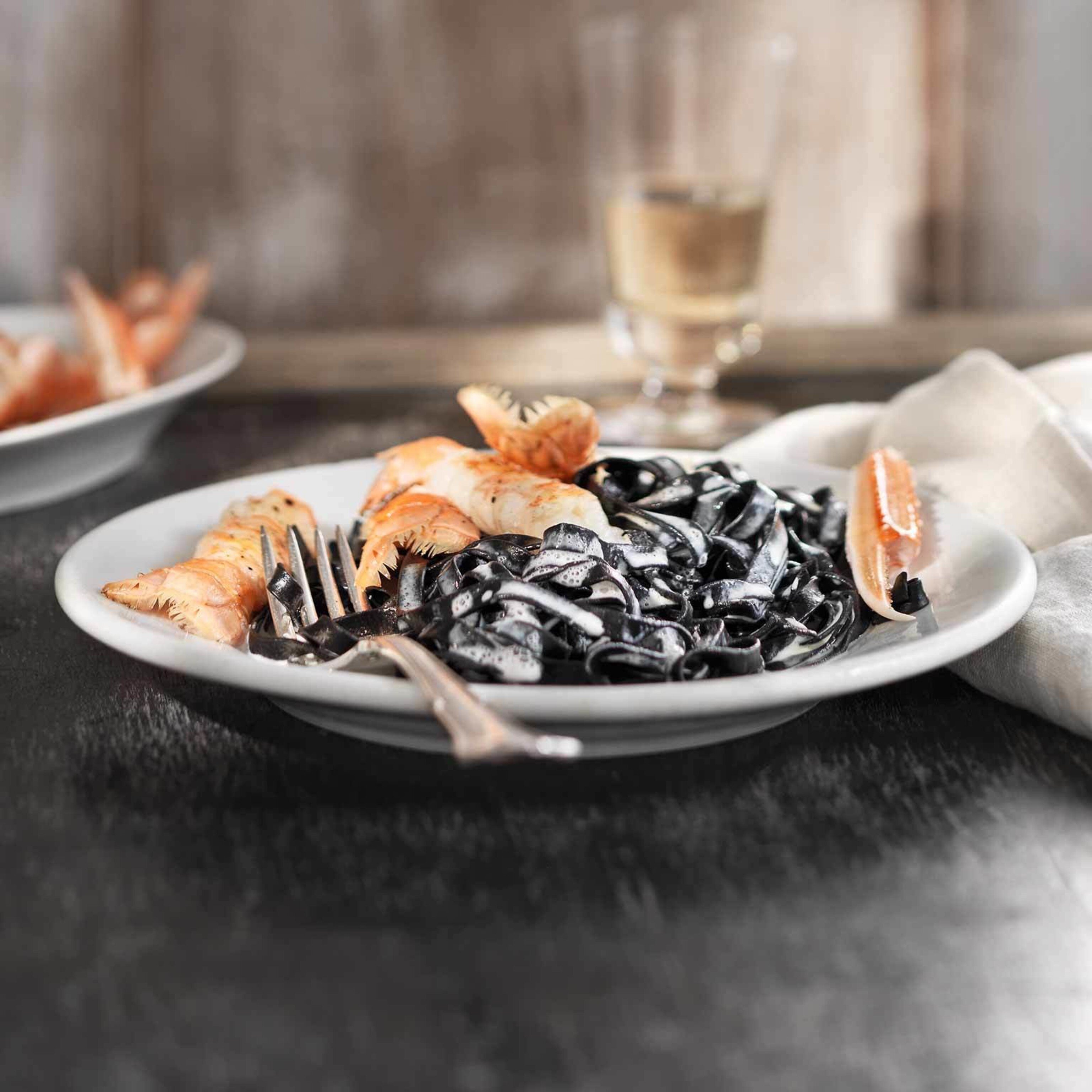 Tagliolini neri con scampi