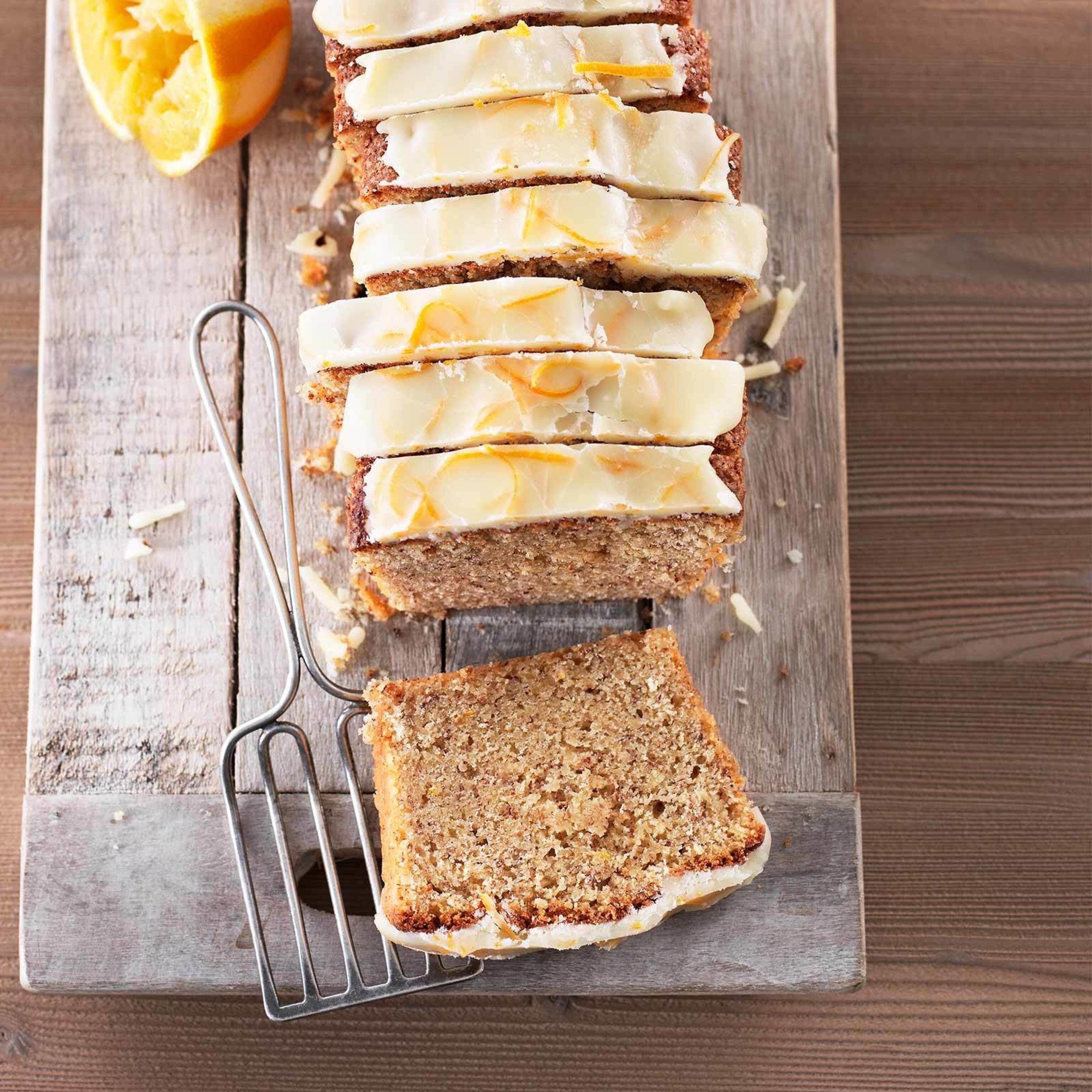 Nusscake mit Orangenglasur