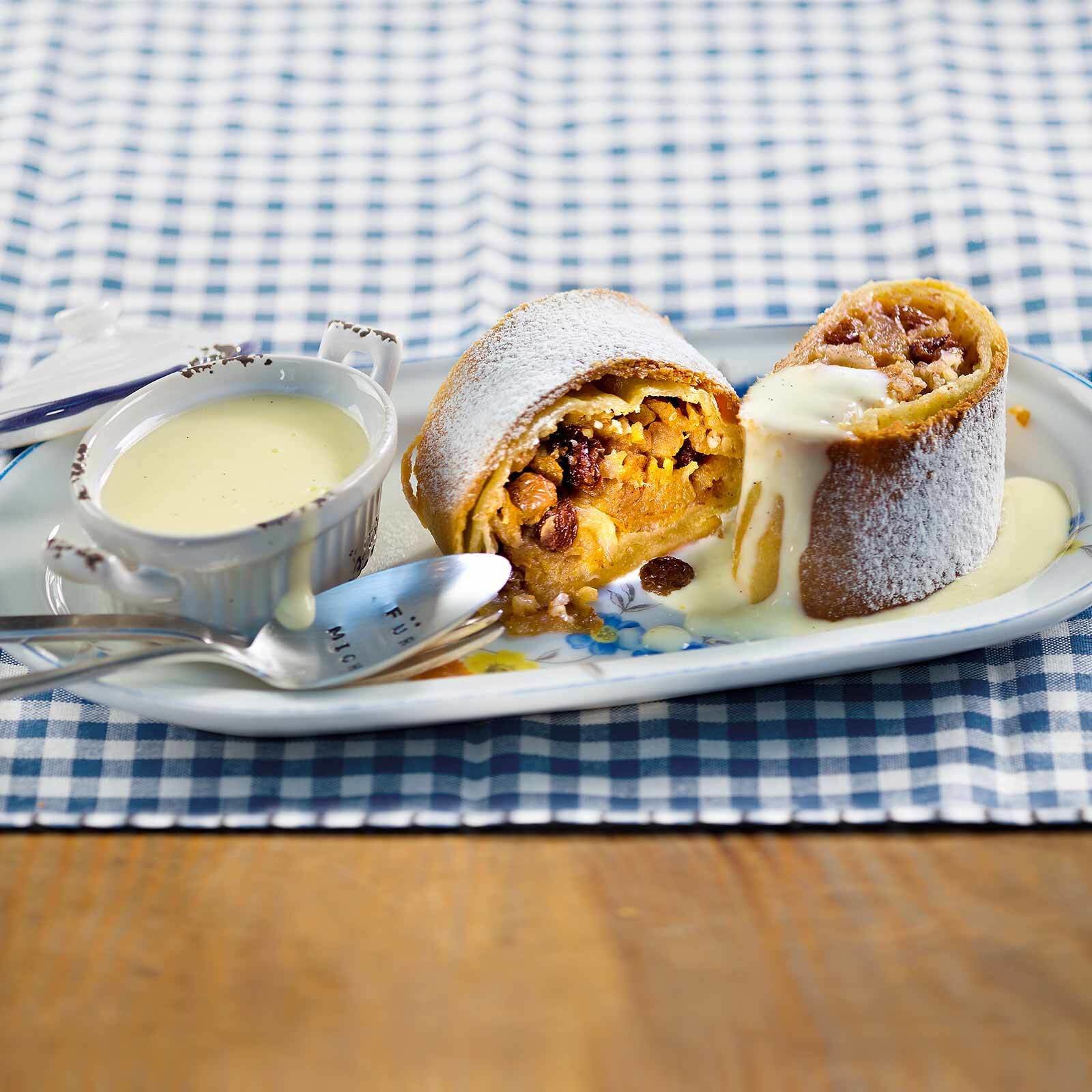 Strudel aux pommes et sauce vanille