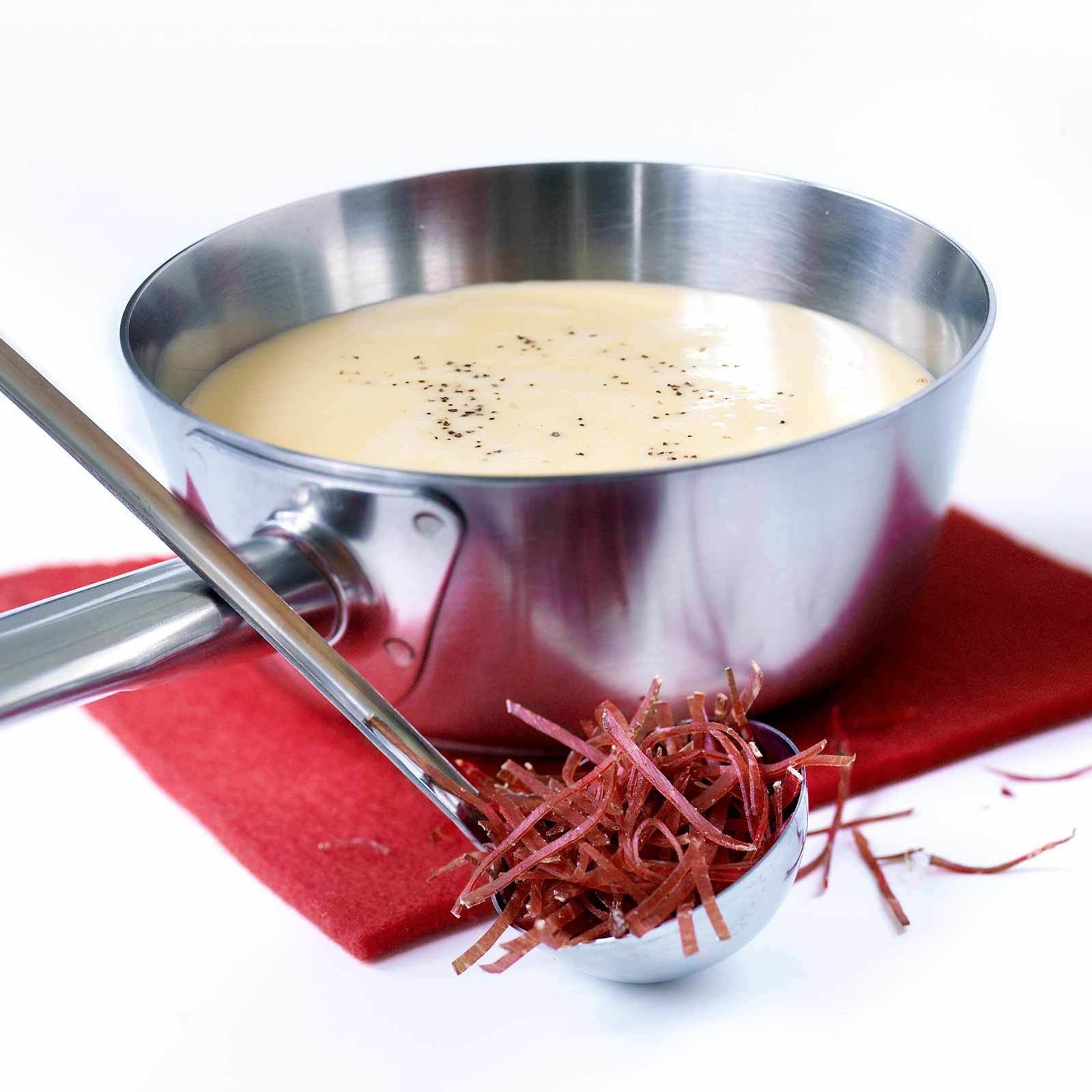 Rieslingsuppe mit Bündnerfleisch