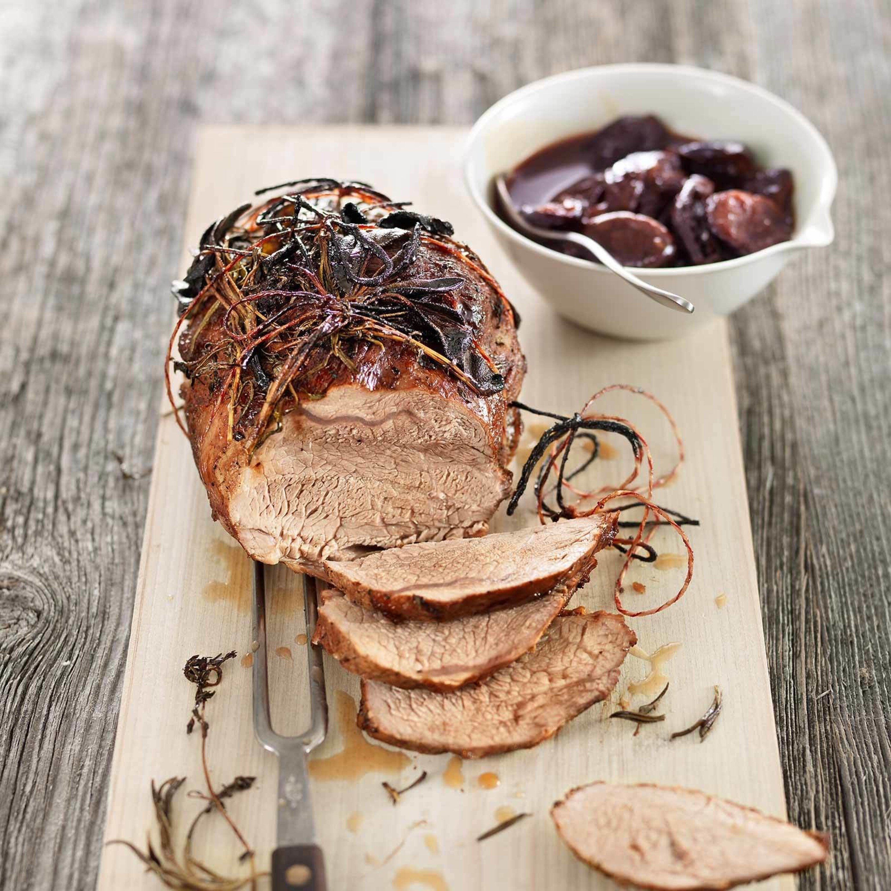 Kalbsbraten mit Zwetschgen