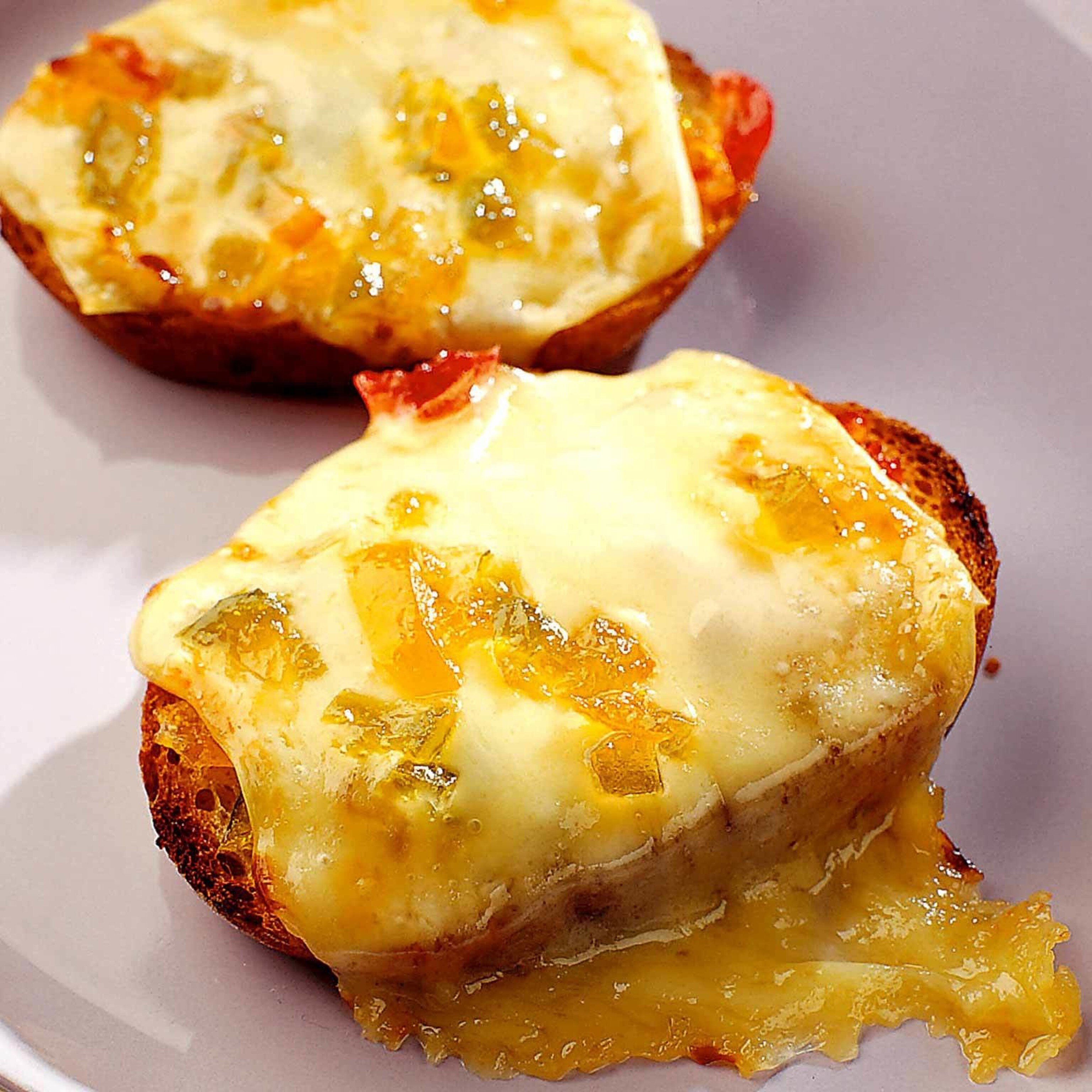 Croûtes au fromage «mostarda»
