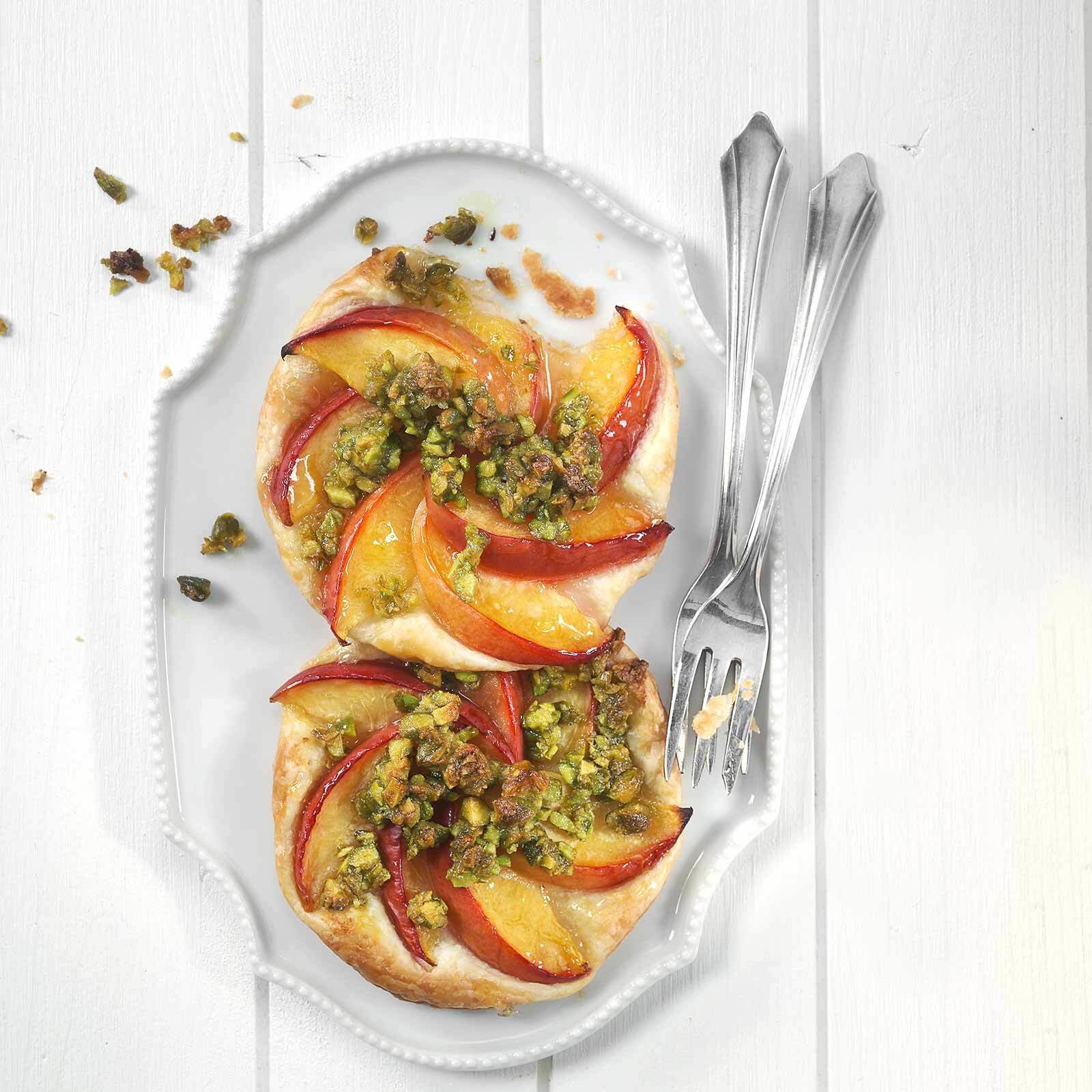 Tartelettes aux nectarines et streusel pistache