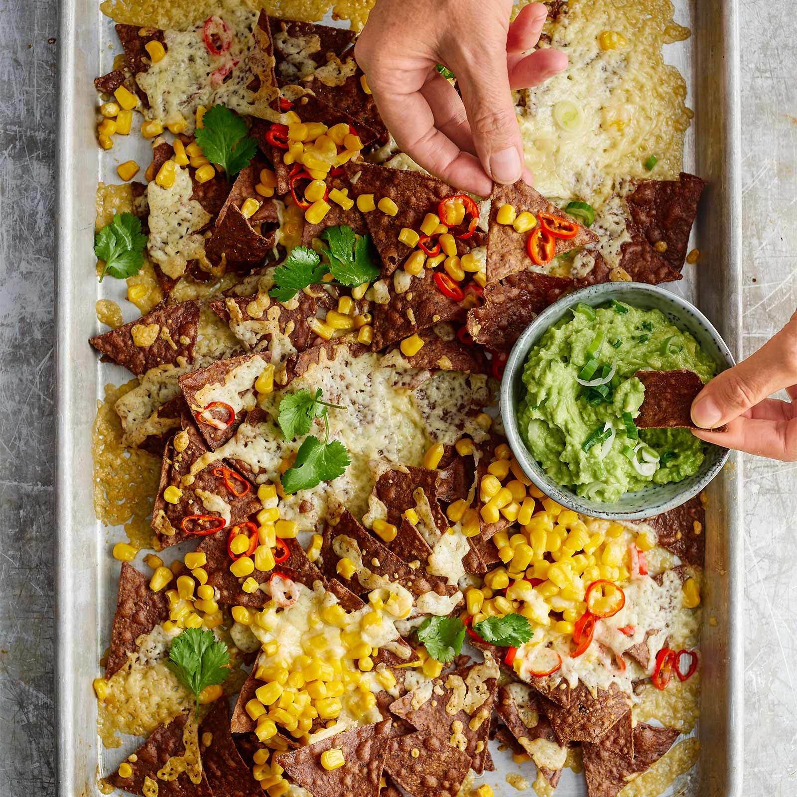 Nachos relevés au guacamole