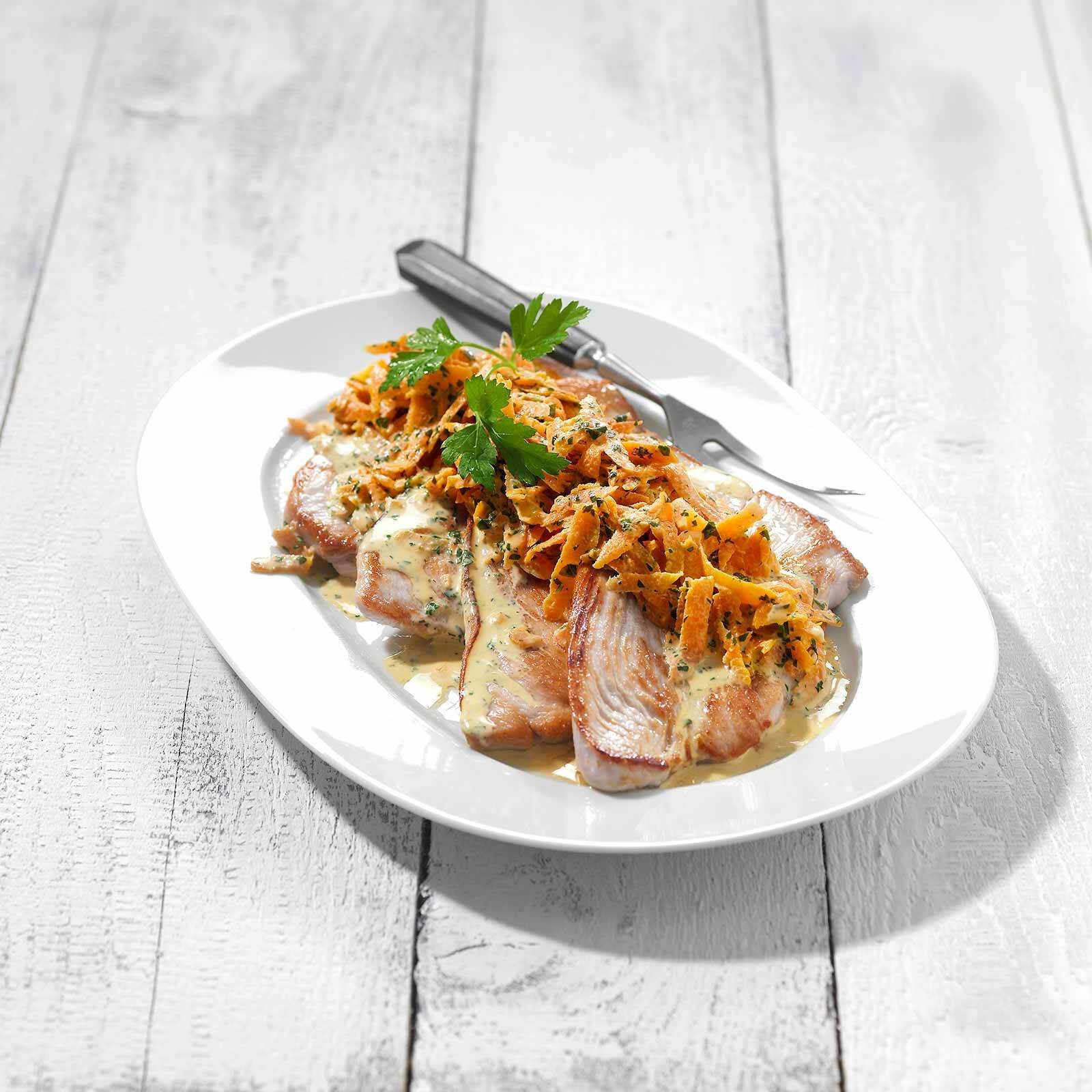 Schnitzel mit Rüeblisauce