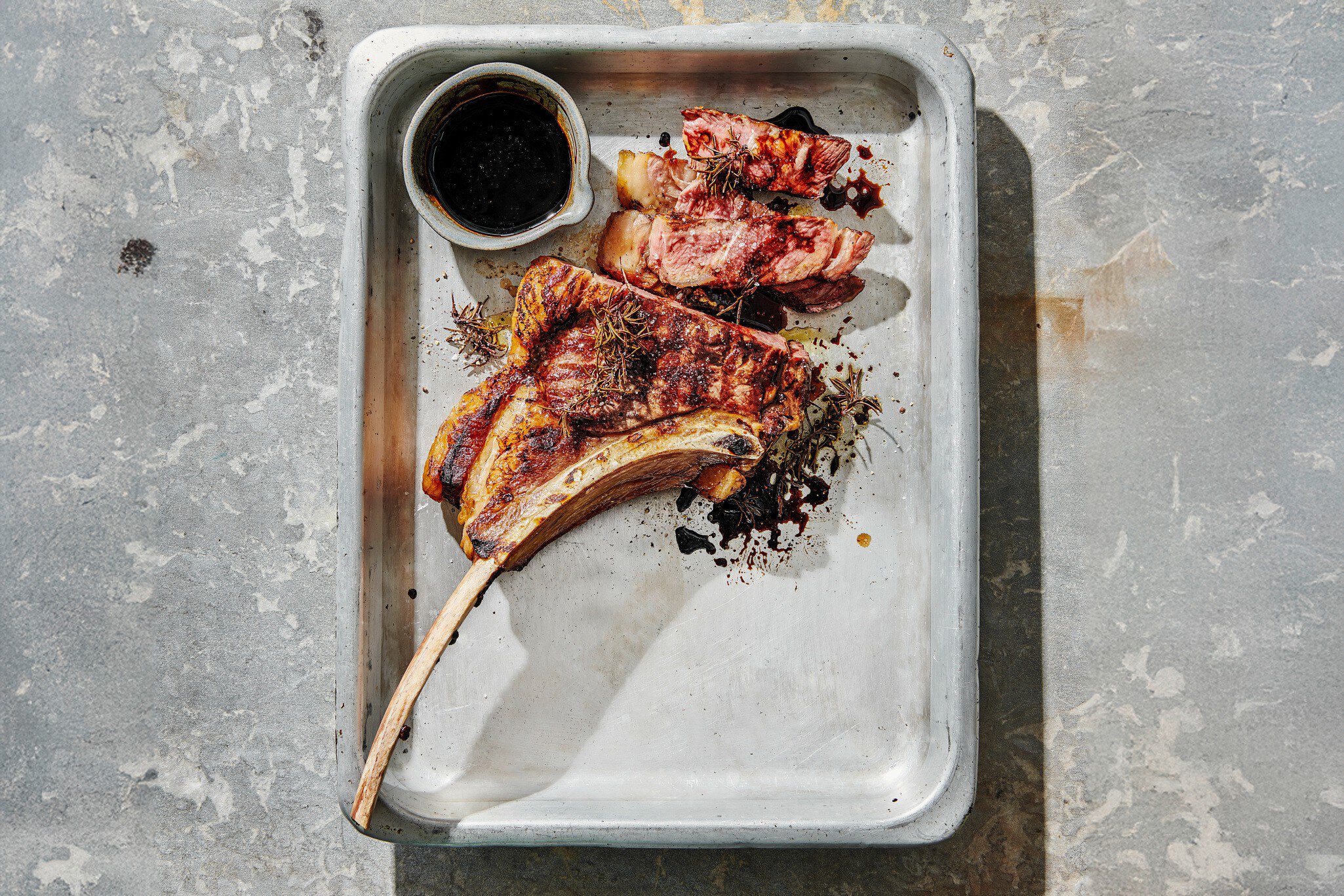 Tomahawk Steak mit Balsamico-Sauce