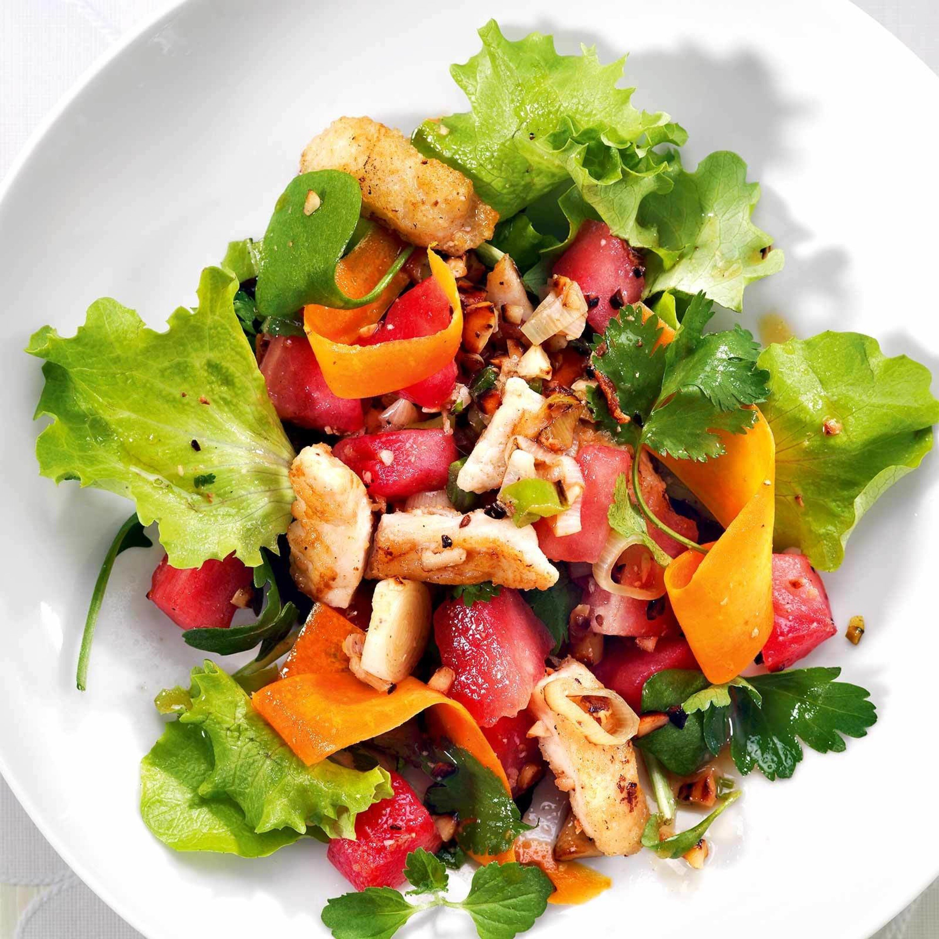 Tropischer Fischsalat