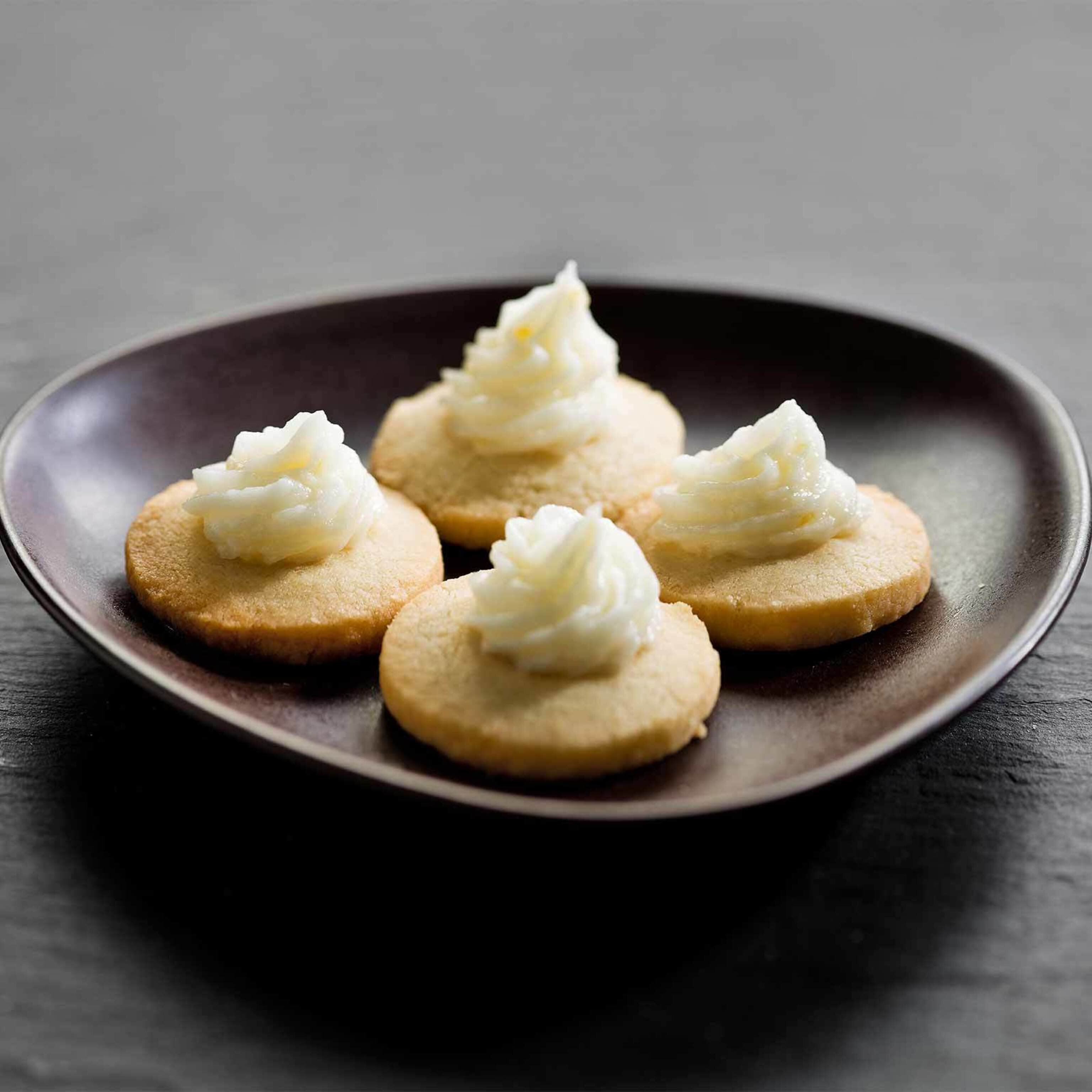Sablés mit Zitronen-Buttercreme