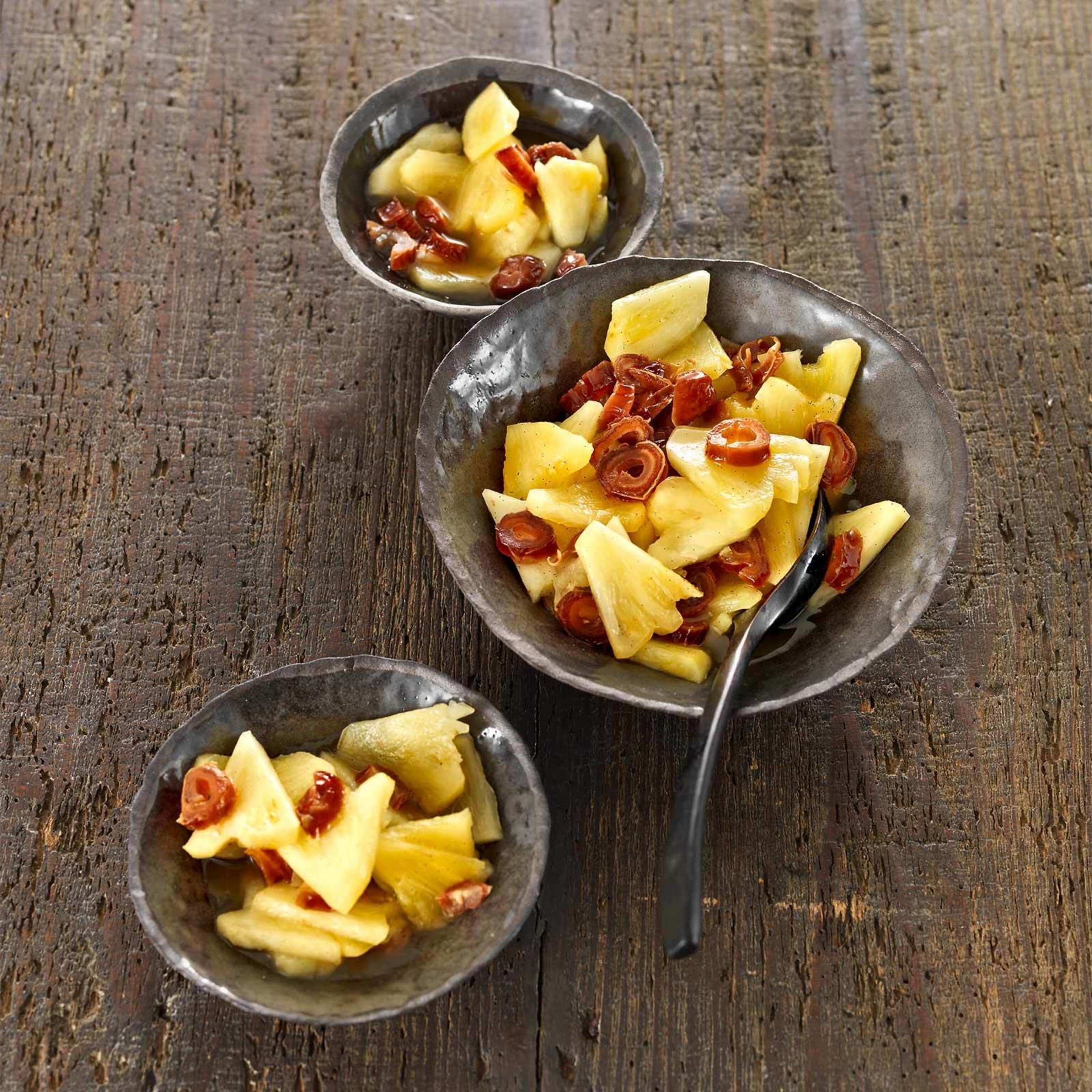 Ananas-Dattel-Salat