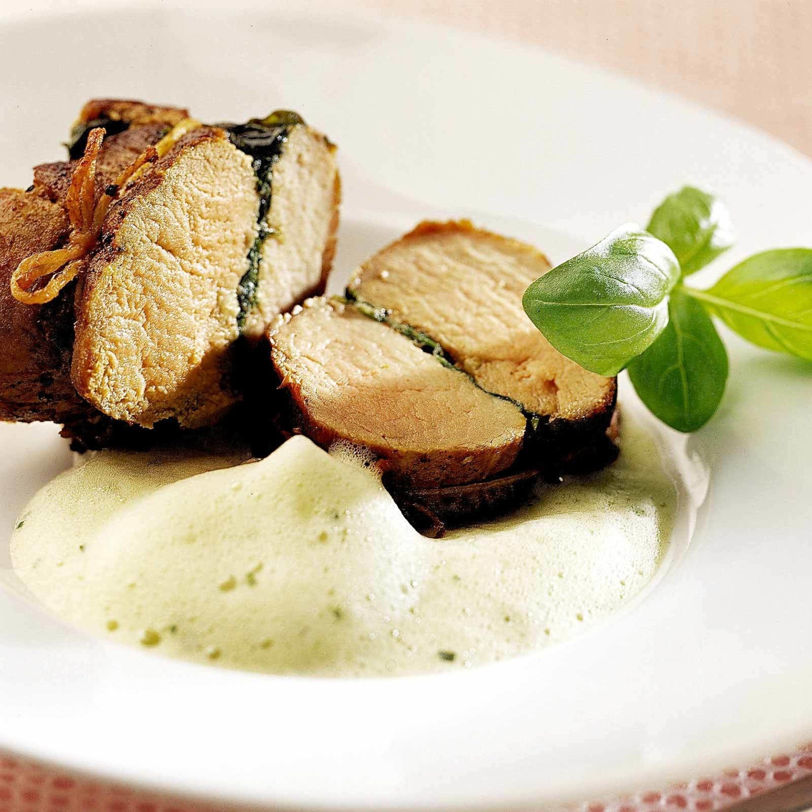 Schweinsfilet mit Basilikum-Sabayon