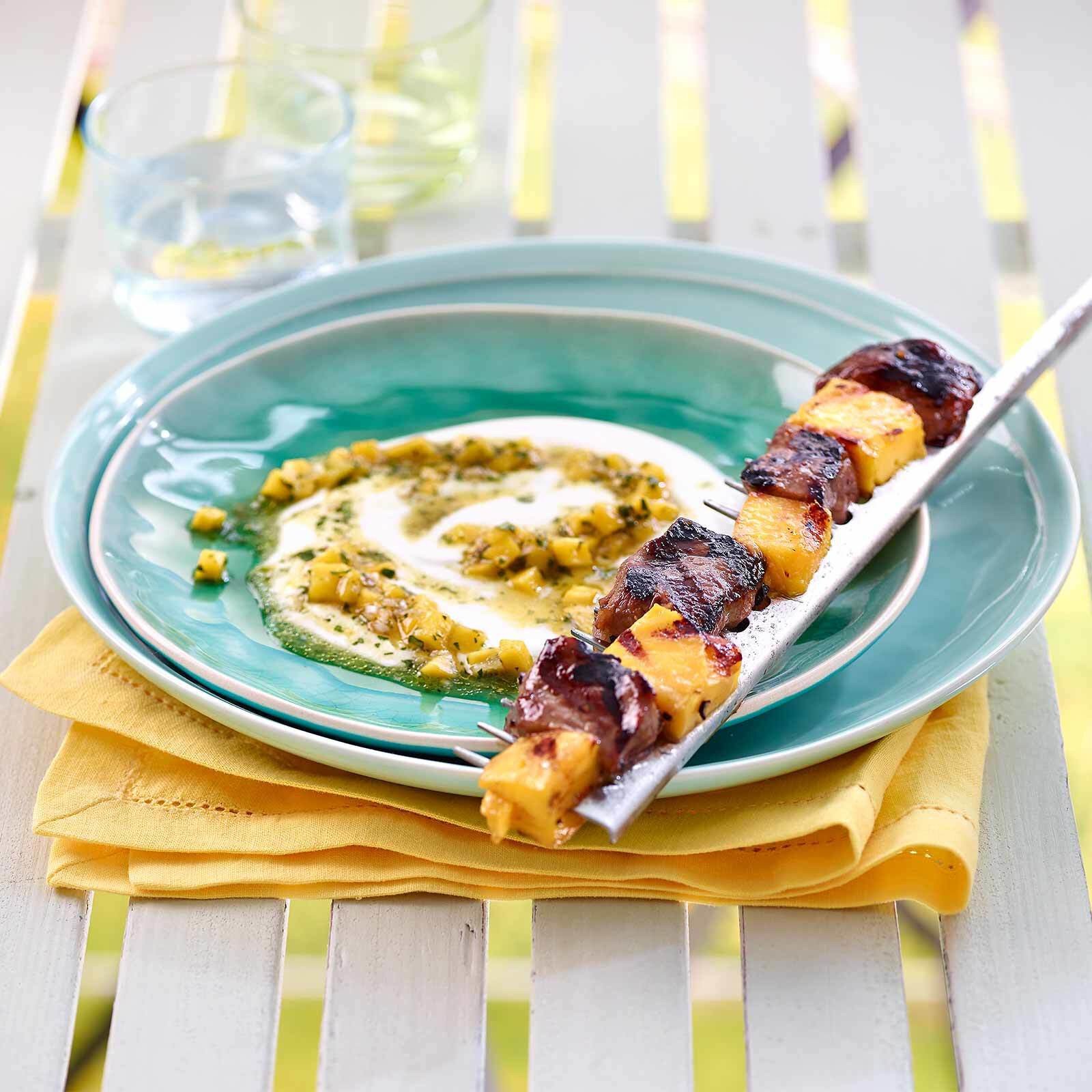 Rinds-Mango-Kamm mit Joghurtsauce