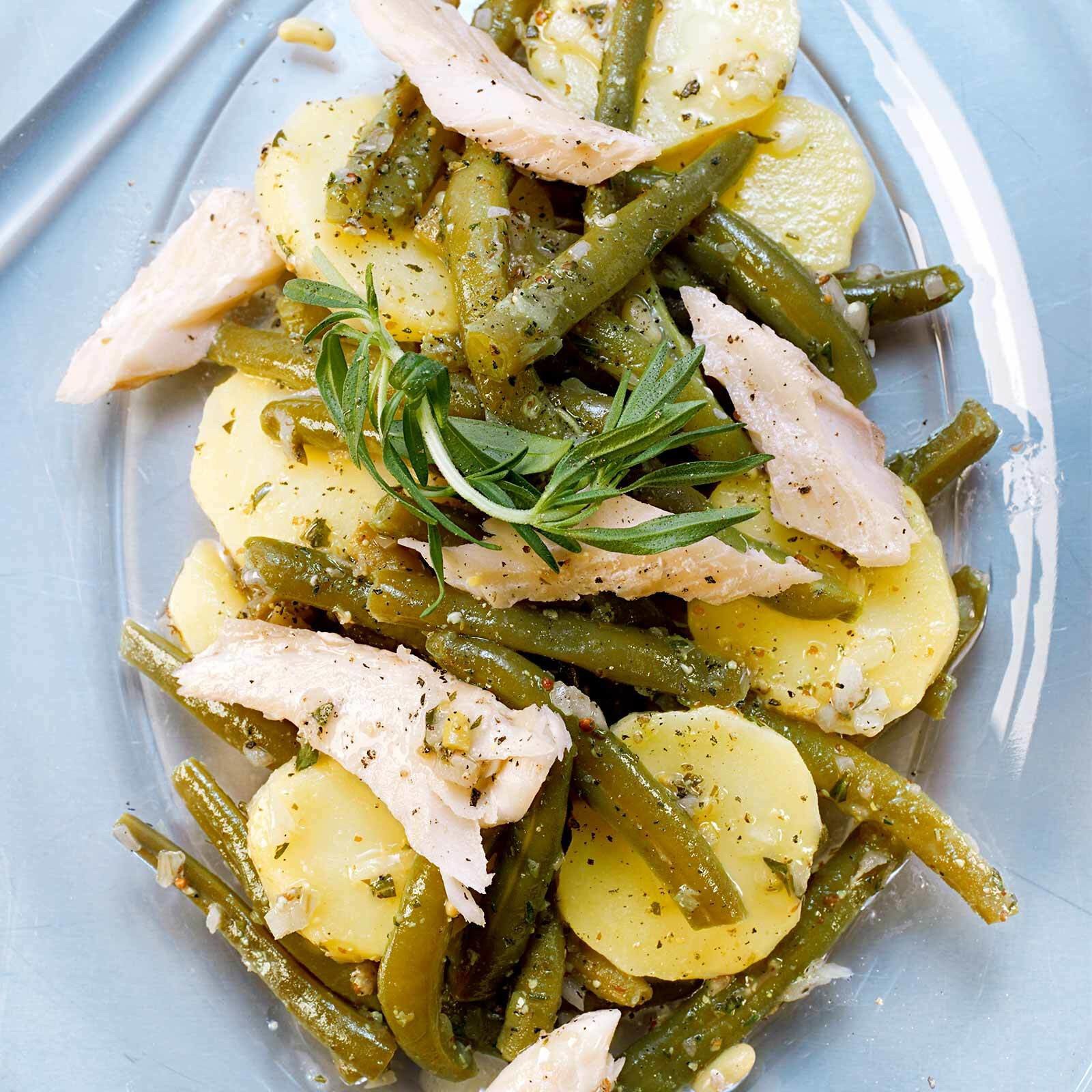 Bohnen-Kartoffel-Salat mit Forellen