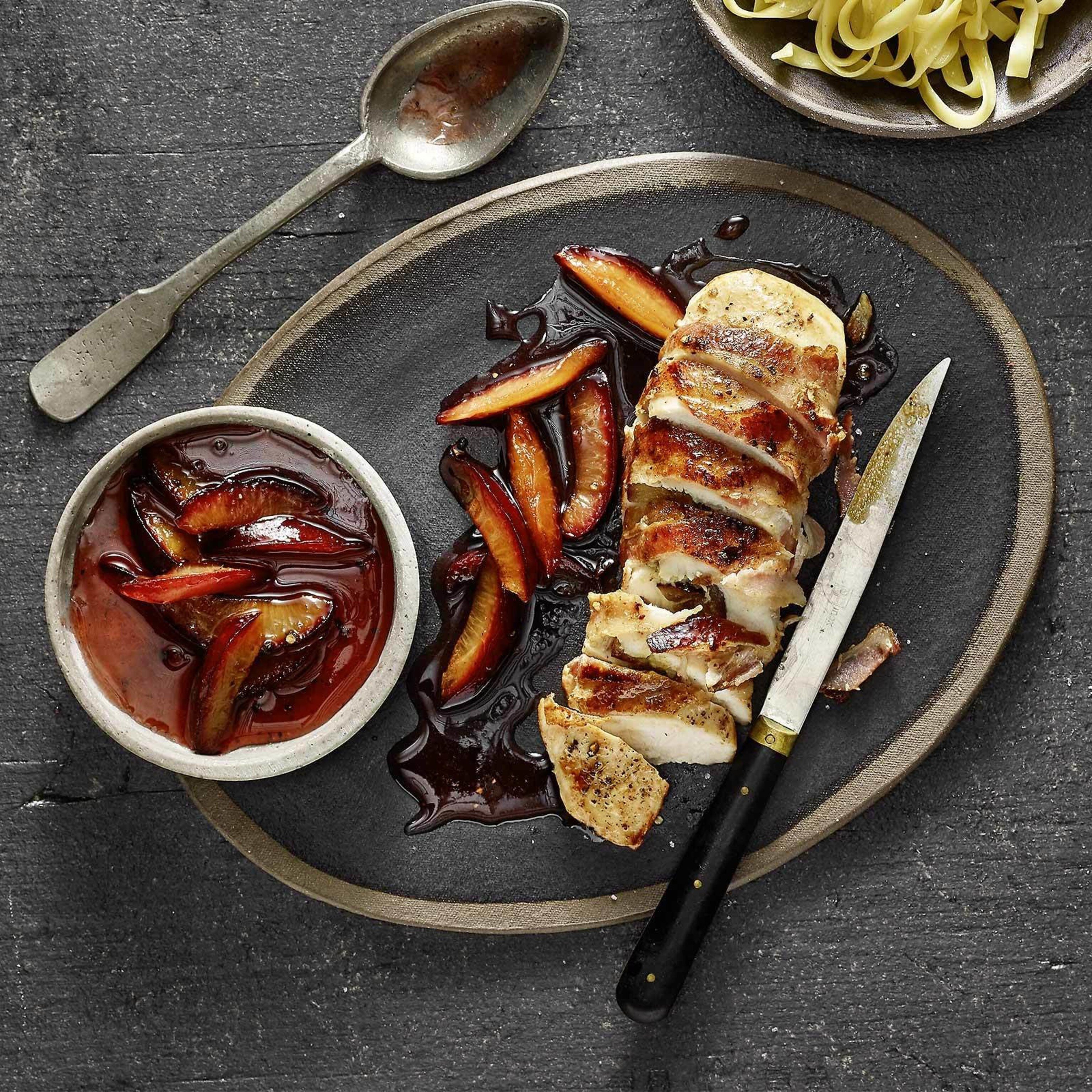 Pouletbrüstli mit Zwetschgen