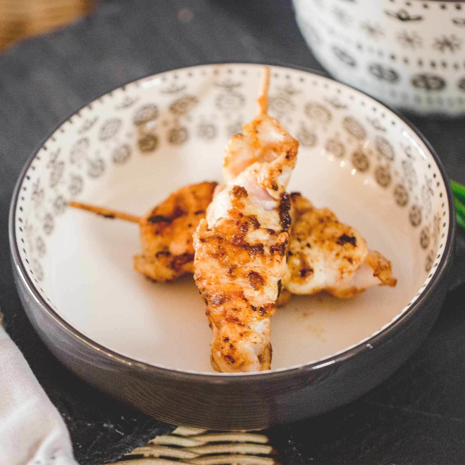 Saté de poulet et dip aux cacahouètes