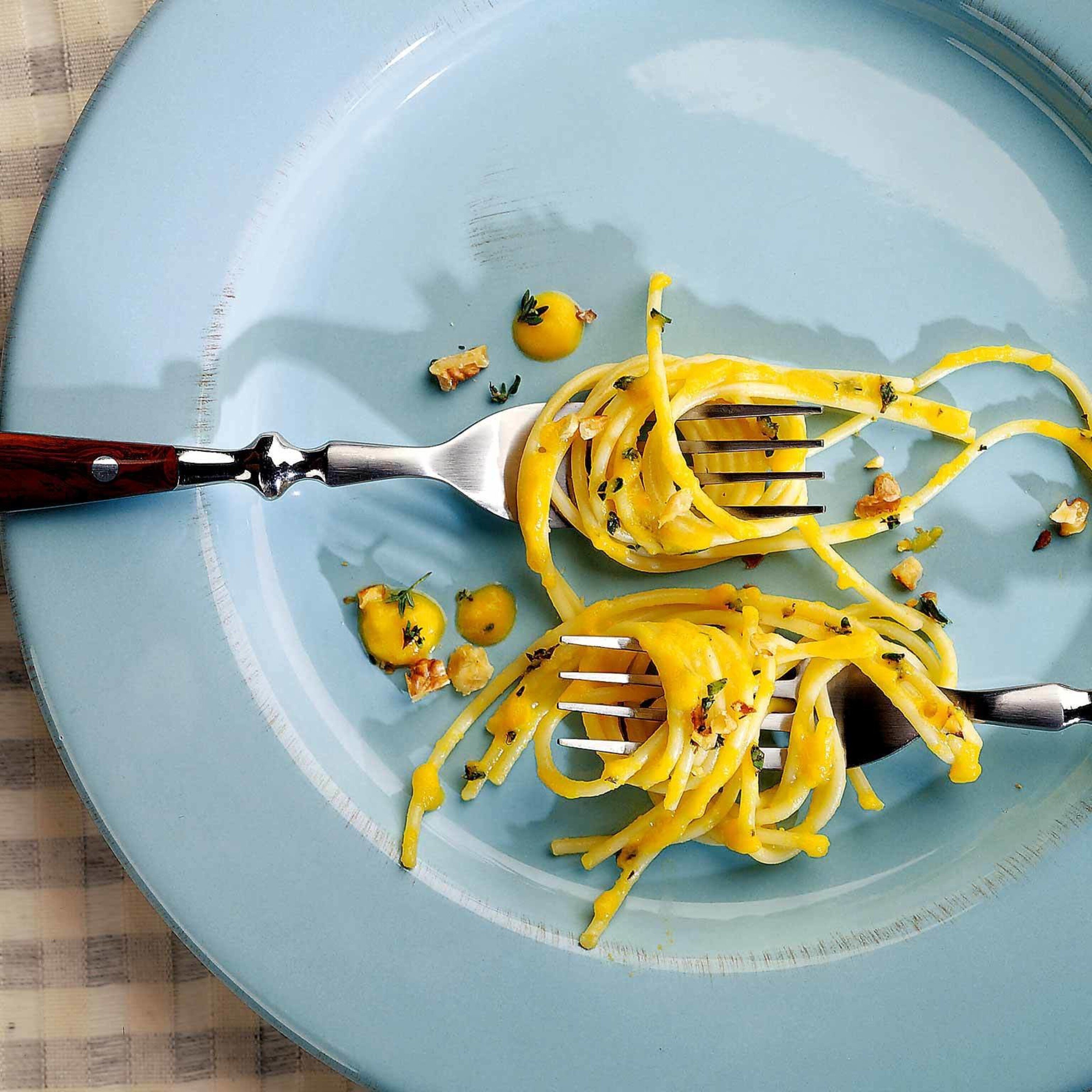 Spaghetti mit Rüeblisauce