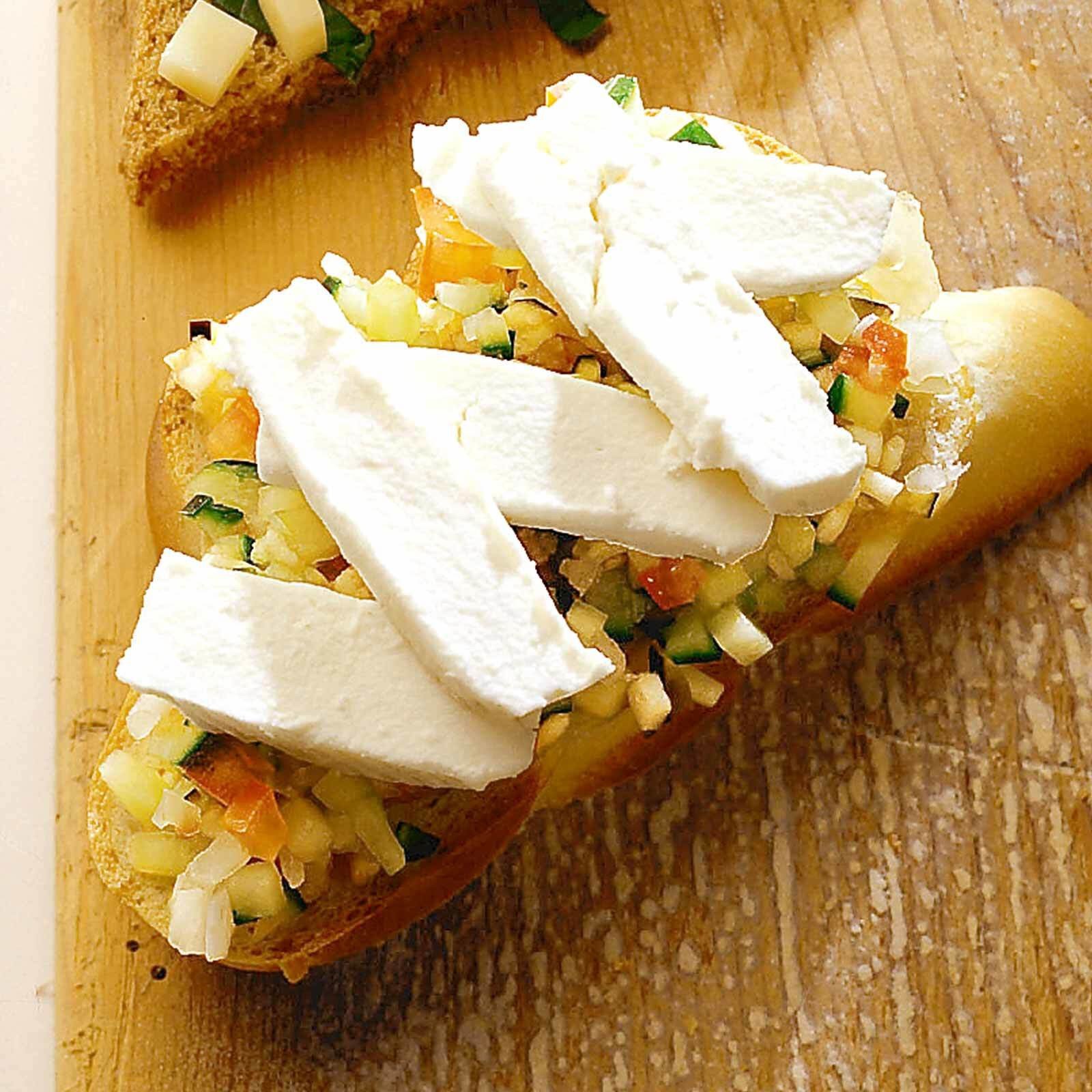 Käseschnitte mit Gemüse