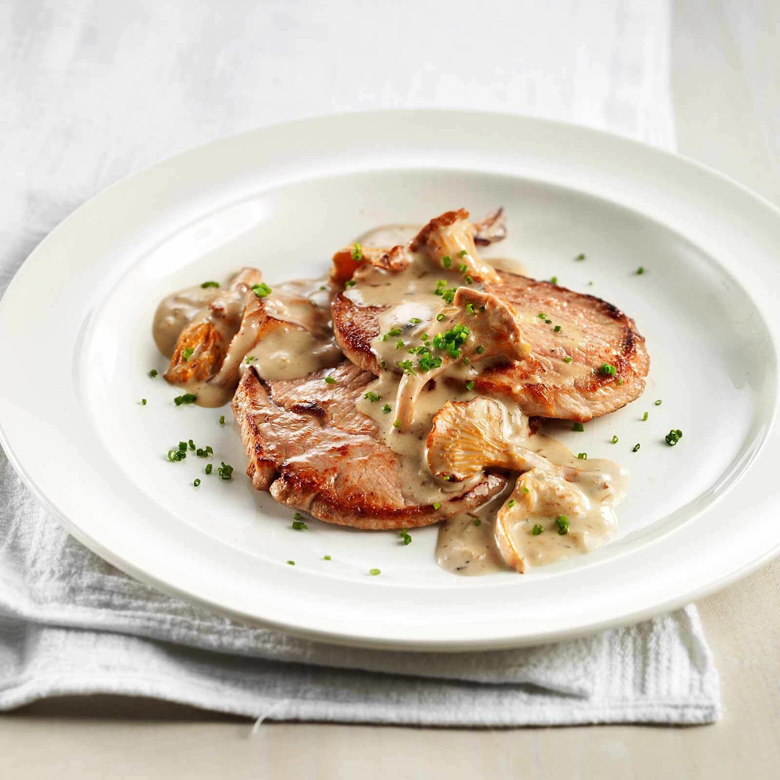 Kalbsplätzli mit Eierschwämmlisauce