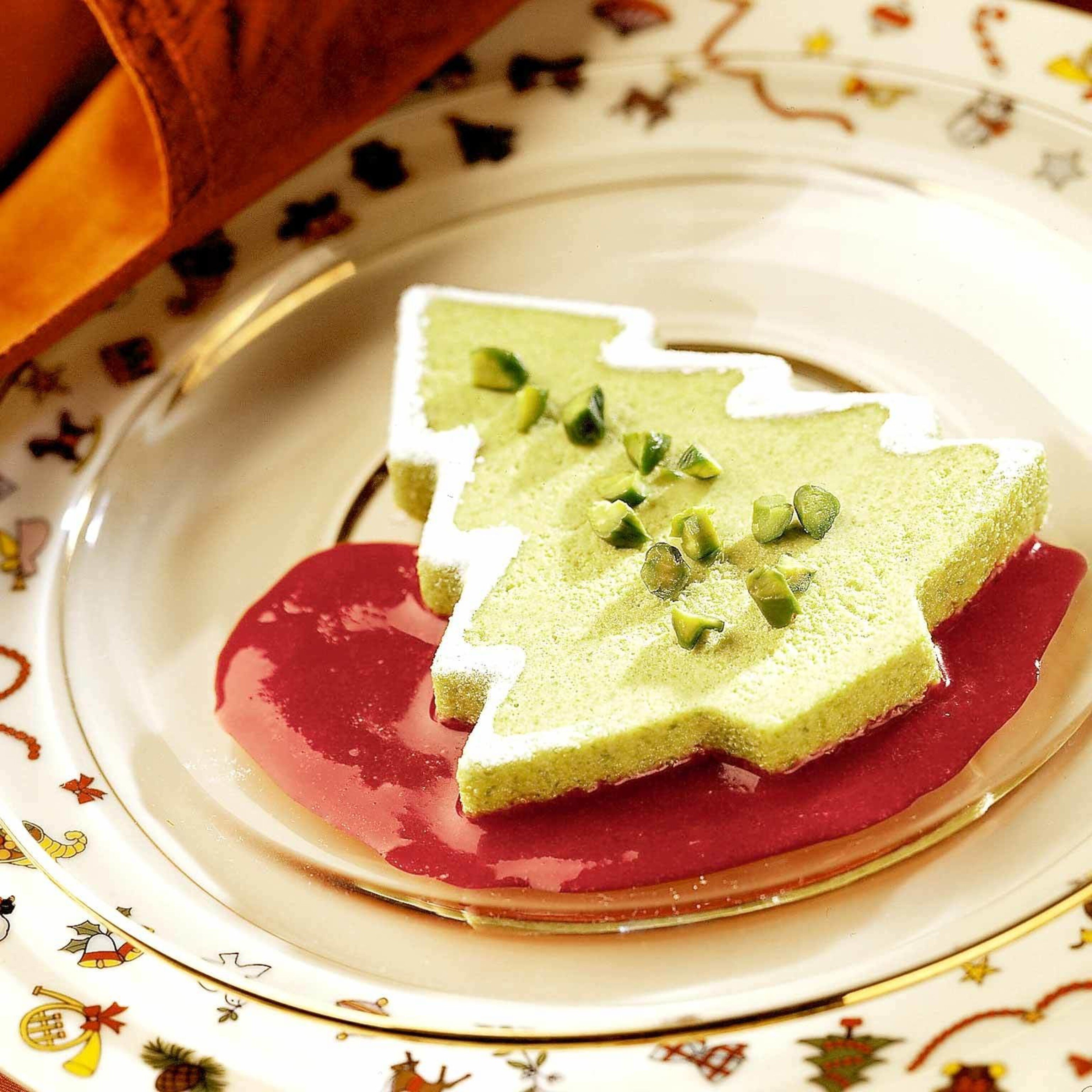 Pistazien-Tännchen mit Himbeer-Coulis