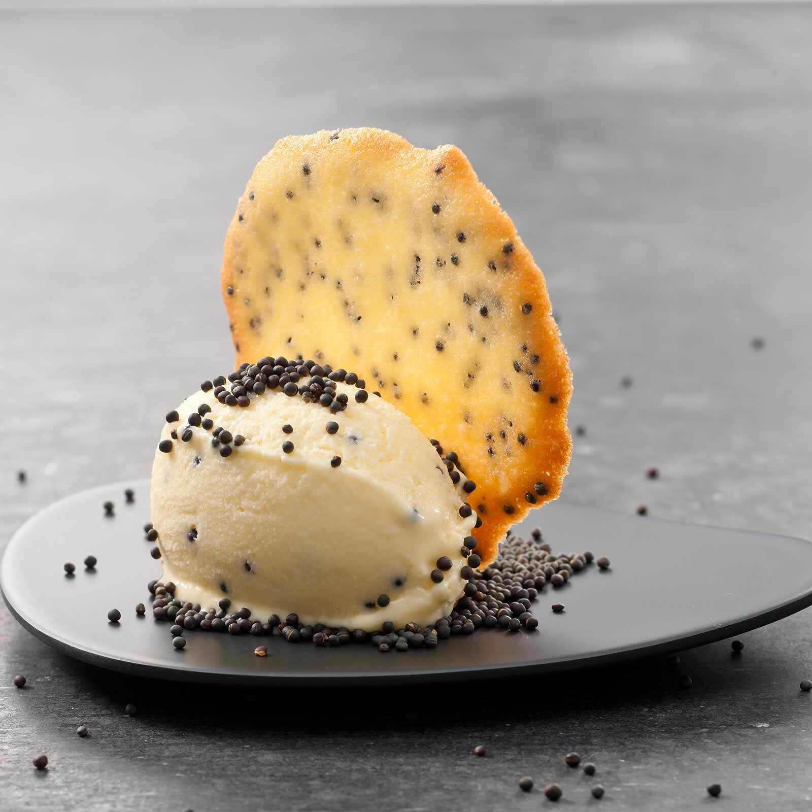 Rapskernglace mit Crackern