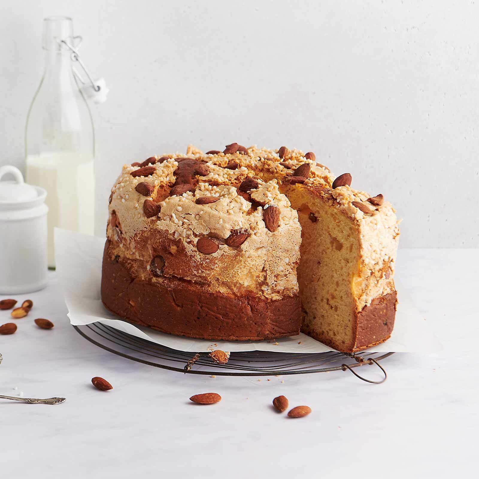 Panettone en coiffe d’amandes et de sucre