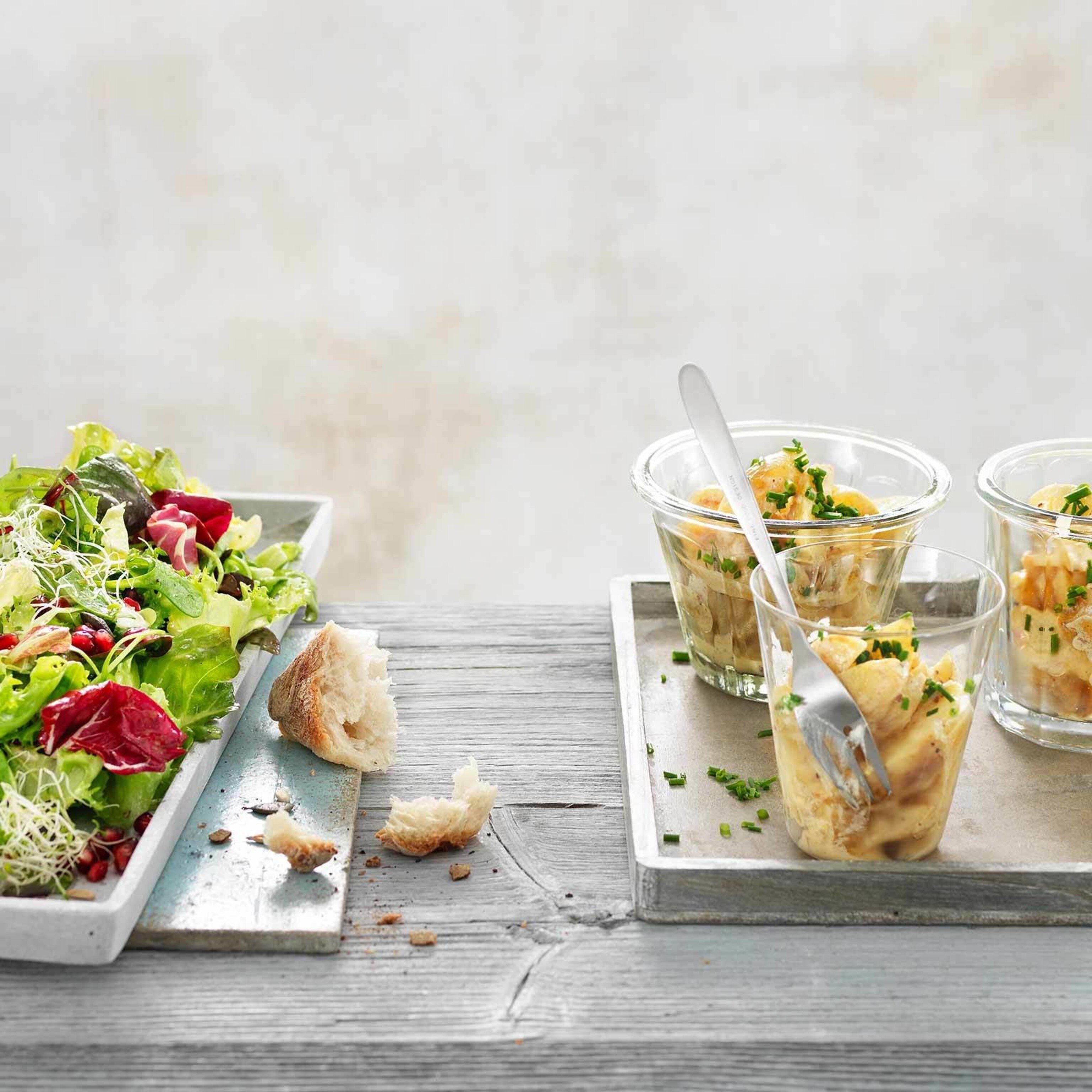 Blattsalat mit Granatapfelkernen